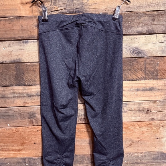 Calvin Klein crop leggings - Picture 2 of 4